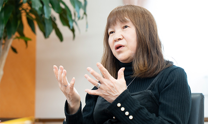 細江千鶴子